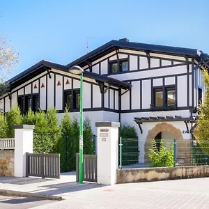 https://neguri-apartment-with-parking-by-aston-rentals.bilbaohotelsspain.com