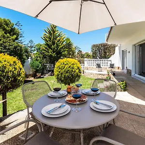 https://calle-marbella-chalet-with-garden-by-beach.1costadelsol.com